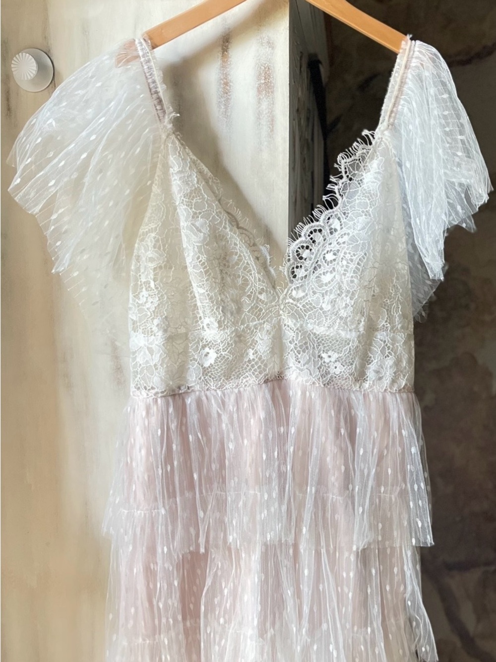 Watters Tiered Lace & Swiss Dot Wedding Dress, Custom Tulle Flutter Sleeves, 8 - Picture 3 of 15